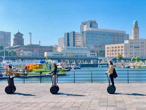 横浜の中心地にて開港から現代までに至る歴史を解説